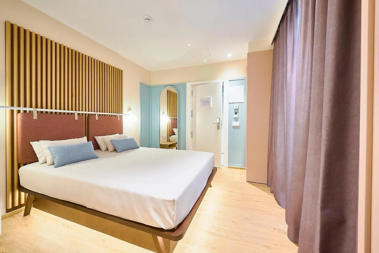Hotel Leonor Conil Conil De La Frontera 2*,